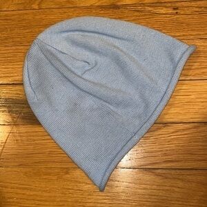 H&M baby blue knit beanie some signs of wear size says 8 years but for us was 2T